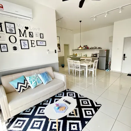 Decozy 8.0 Ipoh Town Condo (10pax)