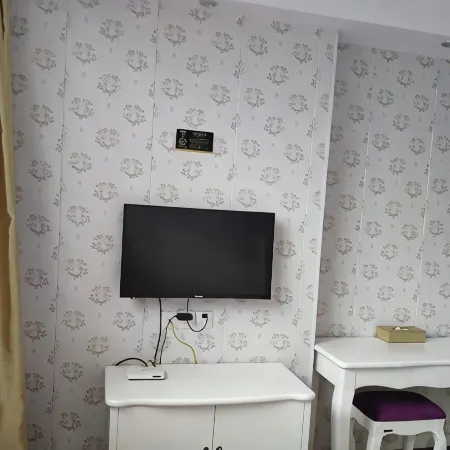 Ruijin Business Hotel