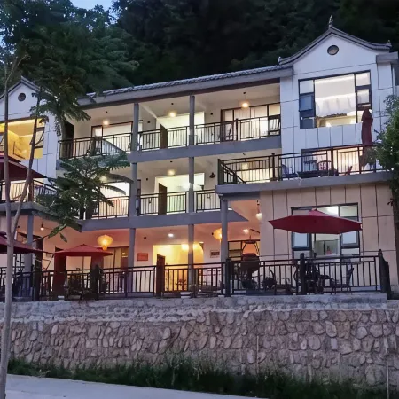 Luanchuan Lushuiwan Homestay