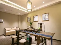 Sweden Resort Apartments (Lushan Scenic Area) - Mountain view