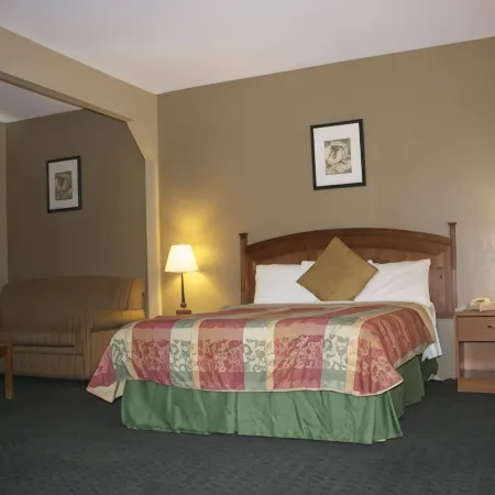 Holland Inn and Suites