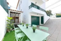 7min to the beach & 23min to Lisbon city, offering convenience & coastal charm