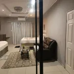 Aroundcorner GuestHouse - Завтрак