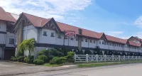 Chocolate and Berries Hotel