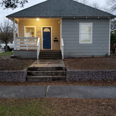 Walking Distance to Downtown! Wine Country 2Bd 2ba House in Paso Robles!