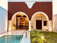 Luxury Home & Pool, 5 Min from Downtown - บังกะโล