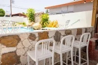 R&V Combate Beach House for 12 with Private Pool - Pools