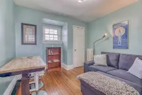 Charles Village 1-Br, Walk to Johns Hopkins - Condos
