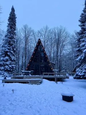 Cozy Gnome A-Frame on the Lake with Sauna