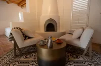 Peaceful Suite in Desert Inn-Santa Clara King Room - breakfast