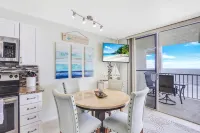 Beautiful beachfront, along with breathtaking sunset views - 2-Star