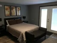 All American Cabin with plenty of parking, handicap friendly - 2-Star