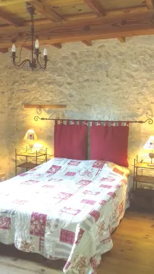 "Carlota "Semi-troglodyte house 200m from all amenities - 2つ星