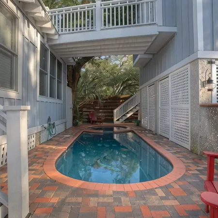 Beach Cottage with Heated Spa & Private Pool-Pet Friendly