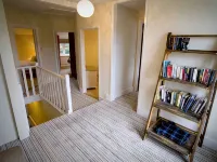 Luxury 4 bedroom North Norfolk cottage in lovely coastal village location Hotel a Holt