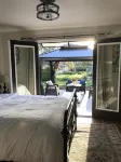 Beautifully Remodeled Wine Country Cottage - Homestays