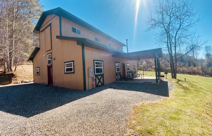 Renovated Barn Home on Private Estate • Near Skiing & Scenic Views