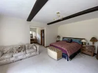 Hidden gem with hot tub  and tennis court in idyllic East Sussex  countryside .