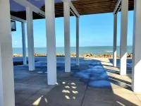 ON THE ROCKS-LUXURY OCEAN FRONT WITH OUTSTANDING UNOBSTRUCTED VIEWS - 4-Star