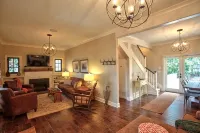 Vintage Luxury Retreat - 3-Star