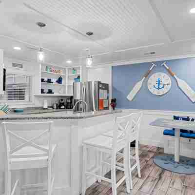 Lovely 2 BR Condo ~ access to resort amenities ~ short walk to beach~RestAshored Fitness & Recreational Facilities