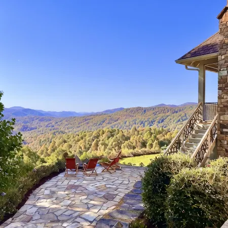 8000sf Luxurious Estate with Majestic Mountain Views Black Mountain / Asheville