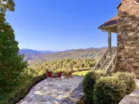 8000sf Luxurious Estate with Majestic Mountain Views Black Mountain / Asheville