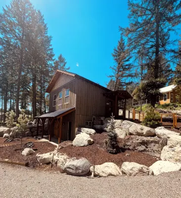 The Mill House at Elk Ridge Village Cabin 301A with Views of Flathead Lake - Wifi