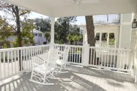 4 BR Charming Southern Style Home - North End - Property Name Villa Charm - 4-Star