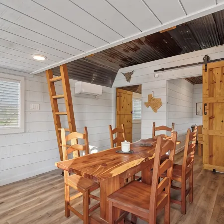 Cozy Cabin in the Country, 25 mins from Waco, Texas