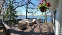 Lakefront House w/King Bed, Sauna,  walk-in shower and lake access