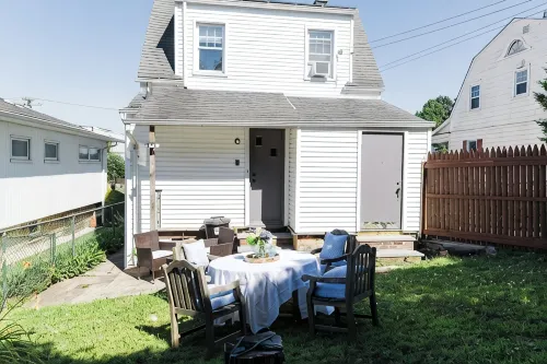Marvelous 4-bedroom house in Woodlawn Heights, family friendly. - Kitchen