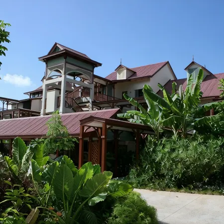 Luxury apartment set on a private island – Eden Island – with wireless Internet