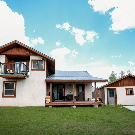 Charming 3-bedroom house in beautiful Pagosa Springs across from the Lake
