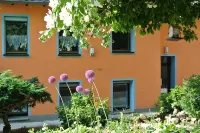 Vacation apartment in a quiet location by the flowing waters of the River Theel - 公寓
