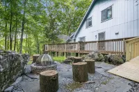 Eclectic Family Poconos Escape! Skiing 5Min Away! Firepit, Near Woodloch/Winery!