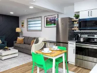 Comfy 2BR Guest Suite in Leduc 12 Mins to YEG Airport Hotels in Leduc