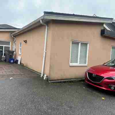 The warm and lovely coach home with 3 bedrooms Hotel Exterior