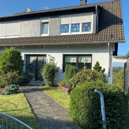 Beautiful, newly renovated apartment with terrace, 2 min. to the highway
