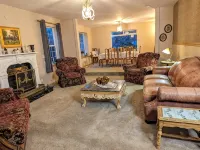 Alegria!  Five Bedroom Colonial Style Home Conveniently Located! Pet Friendly!