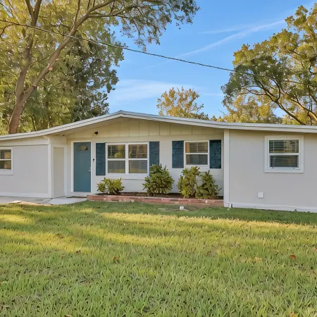 Spacious 5/2 in Orange Park