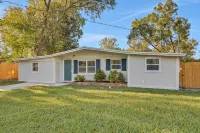 Spacious 5/2 in Orange Park - 3-Star