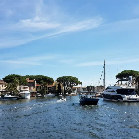 Newly renovated 2-room apartment in "Venise Provençale Hotels in Grimaud