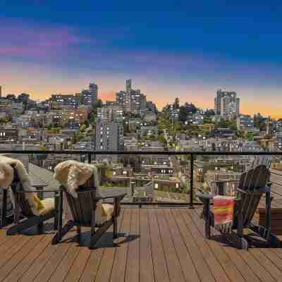Live the Penthouse Dream – Luxe, Views & Vibes in Iconic North Beach Others