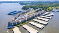 Amazing Updated Ledges Condo-- Lakefront 3 BR/2BA Unit w/ Cove View - Homestays