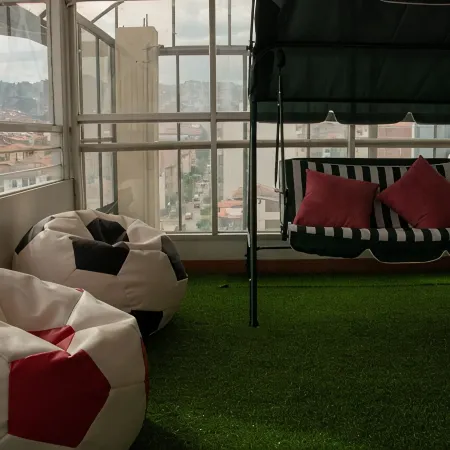 APARTAMENTO PENTHOUSE DE 350 M2, CON VISTA PANORAMICA DE LA CIUDAD.