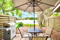 Idyllic Lake Views, Golf Cart Included, Beach Close by! - Villas