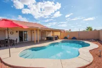 Casa Grande getaway! Modern cozy home with private pool and hot tub! - Villas