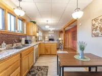 A Taste of Ely 2 BR apartment Hotels in Ely
