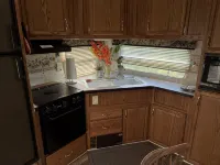 5th wheel on lot. - 3-Star